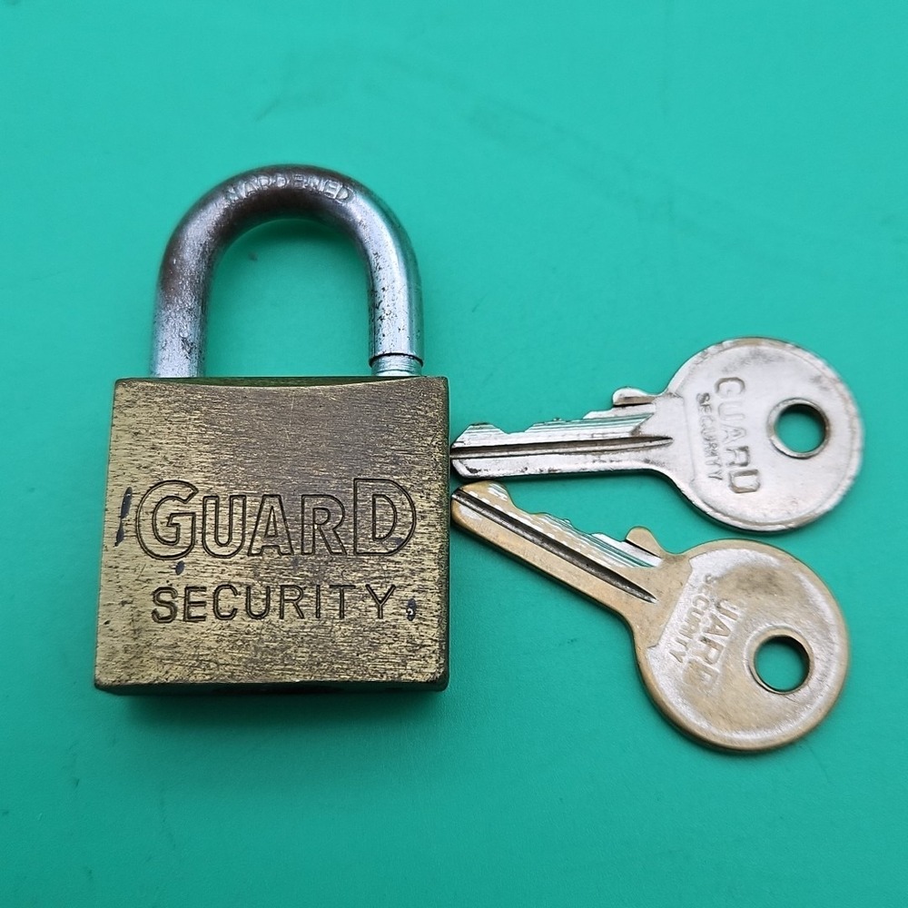 Vintage‎ Brass Guard Security US Padlock with 2 Keys